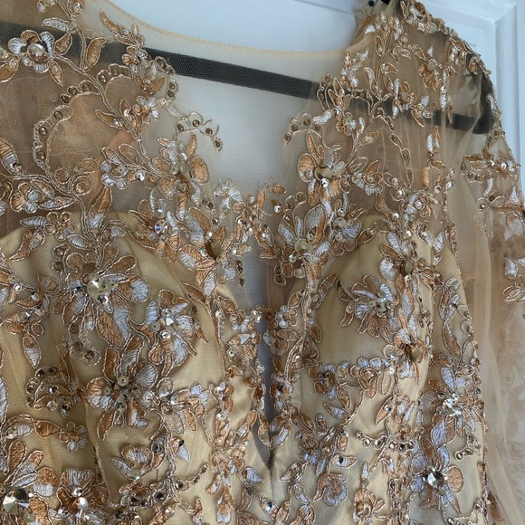 Meier Size 8 Gold Sequin Long Sleeve Dress - Picture 2 of 4